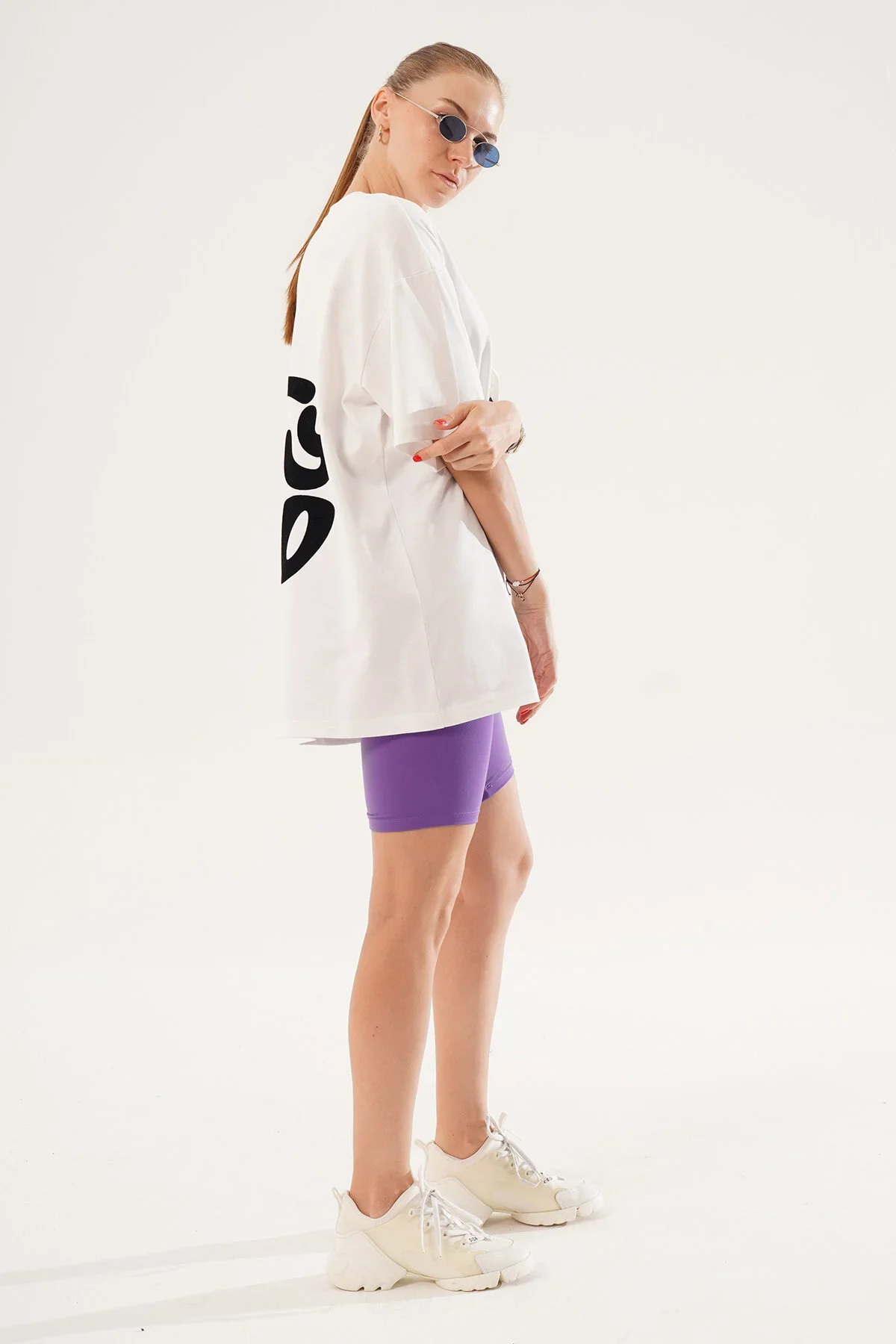 Kadın Kadife Baskılı Beyaz Oversize T-Shirt