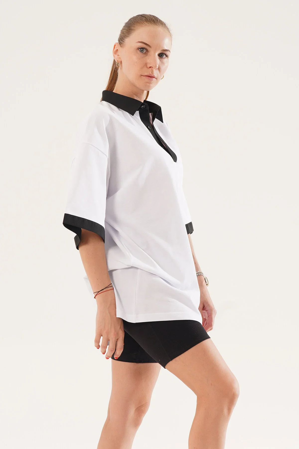 Kadın Oversize Beyaz Polo Yaka T-shirt