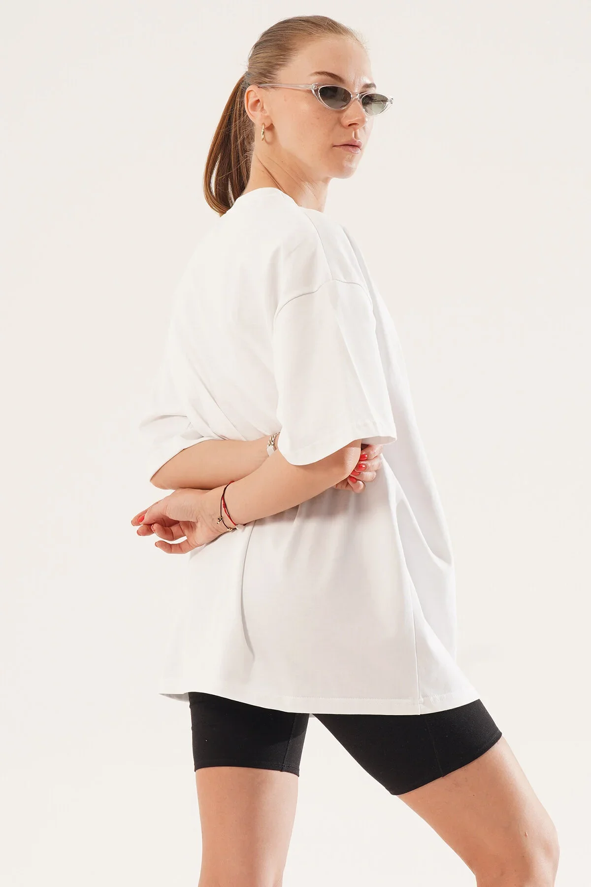 Kadın Beyaz Oversize T-Shirt - görsel 3