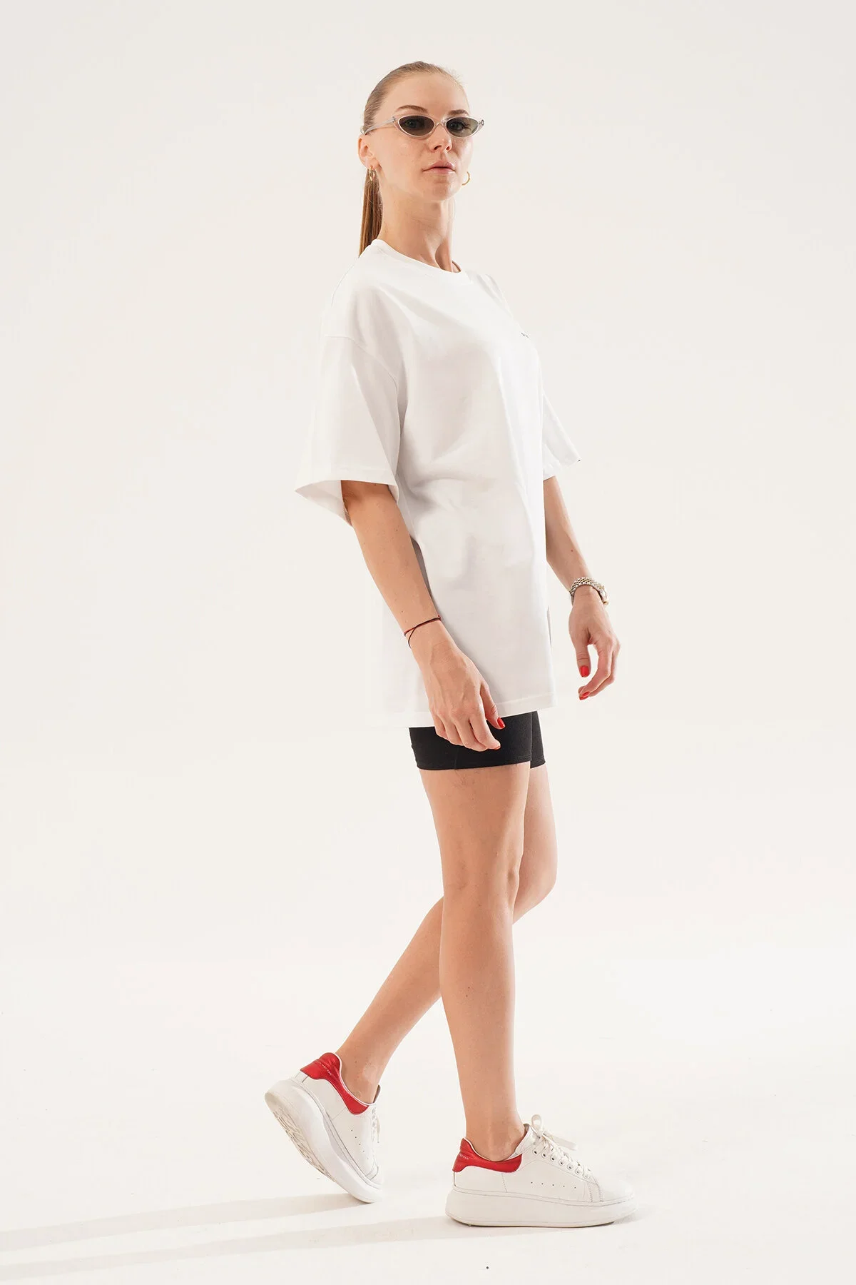 Kadın Beyaz Oversize T-Shirt - görsel 5