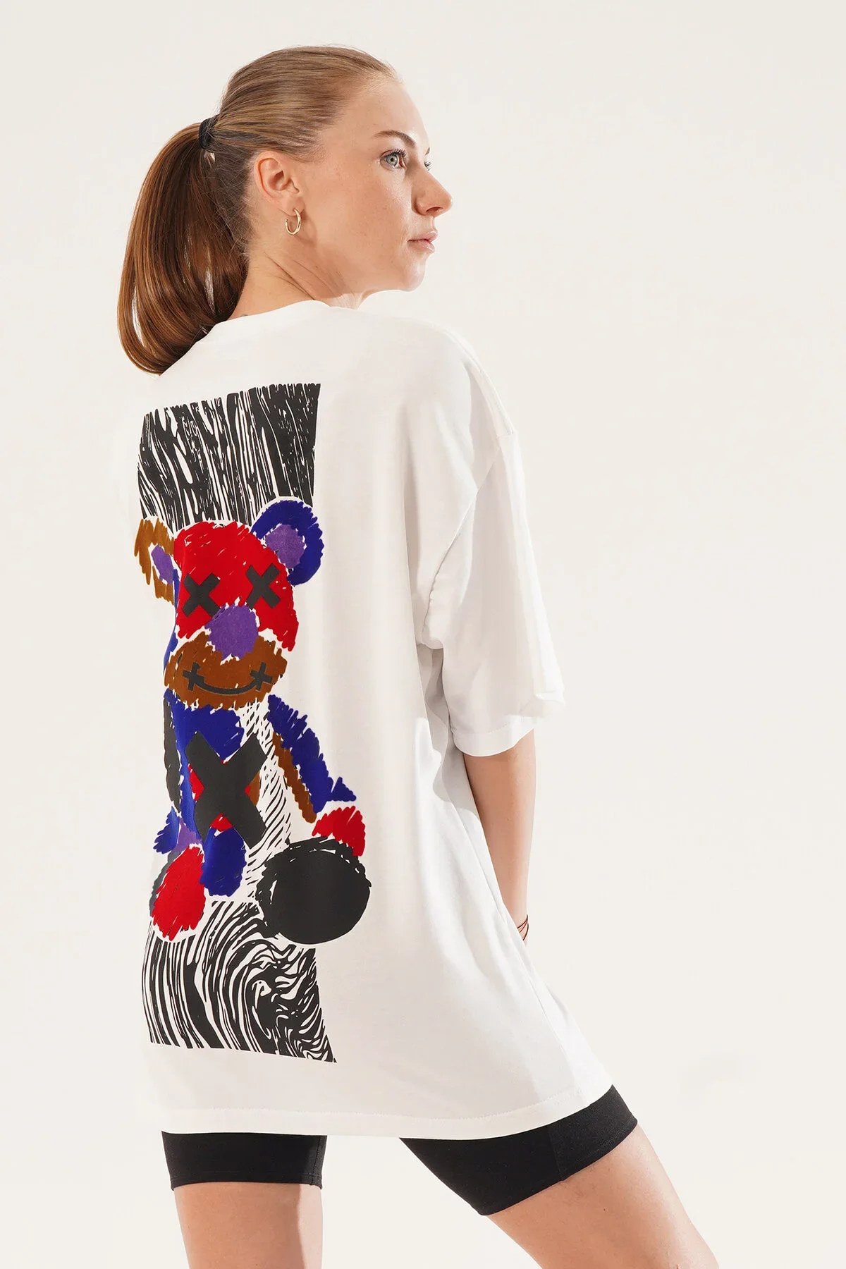 Kadın Kadife Baskılı Beyaz Oversize T-Shirt - görsel 4