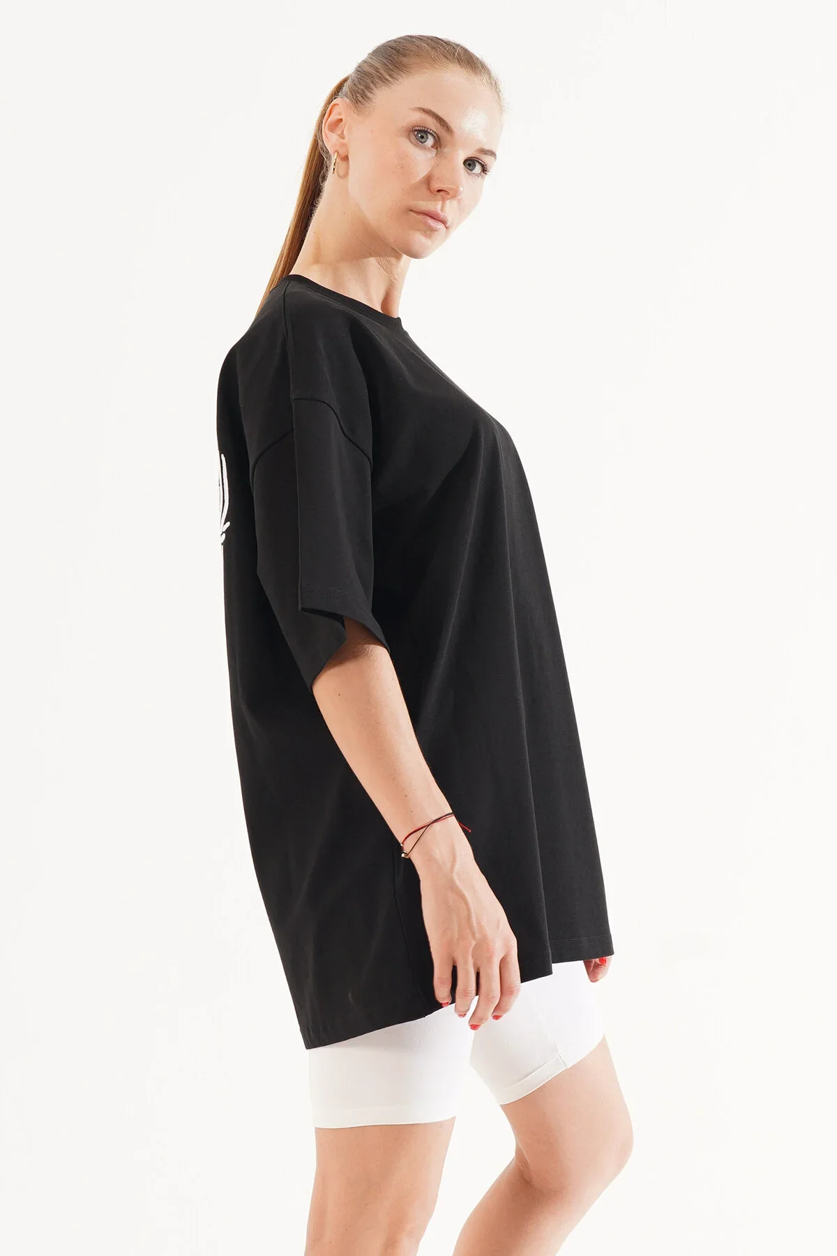 Kadın Kadife Baskılı Siyah Oversize T-Shirt - görsel 6
